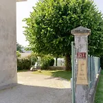 Les Deux Tilleuls